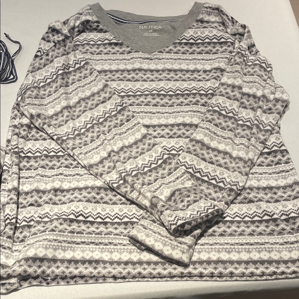 NWOT Nautica Gray and White Super Soft Fleece Pyjamas Set